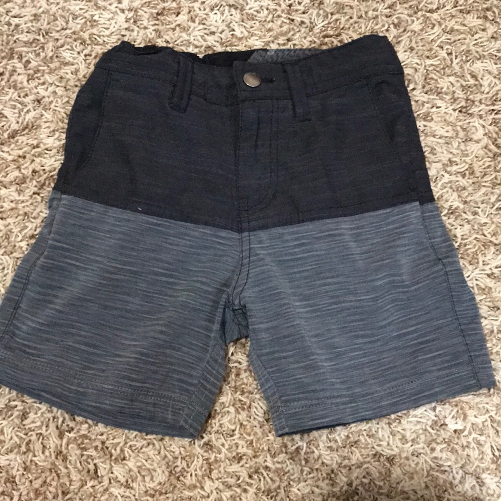 3t Volcom shorts